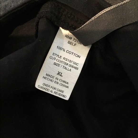 Kenneth Cole XL black v neck with sequins - Picture 9 of 16